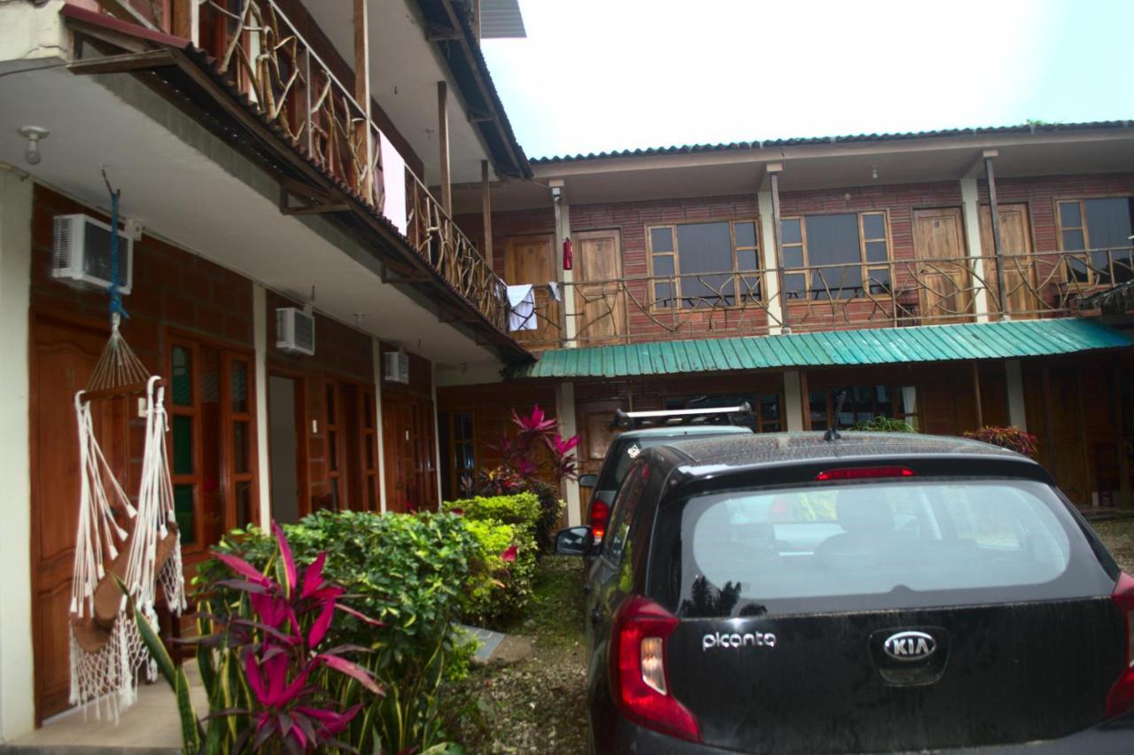 Hostal Tierra Y Mar Montañita Buitenkant foto